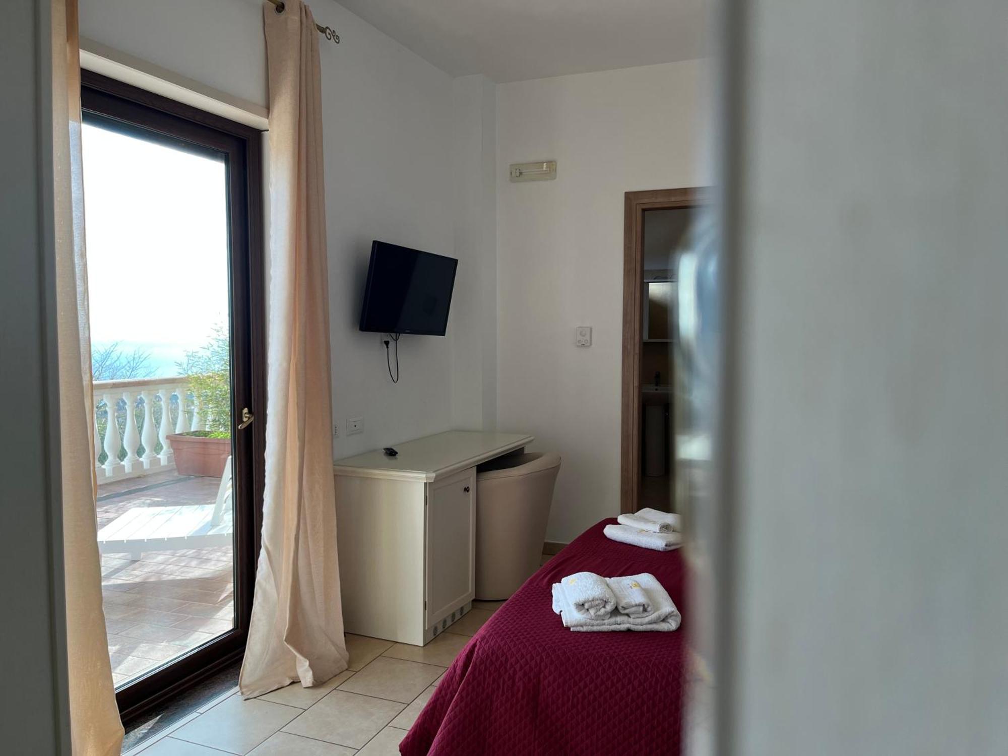Residenza Domus Aurea Tropea- Vista Mare Hotel Santa Domenica  Exterior photo